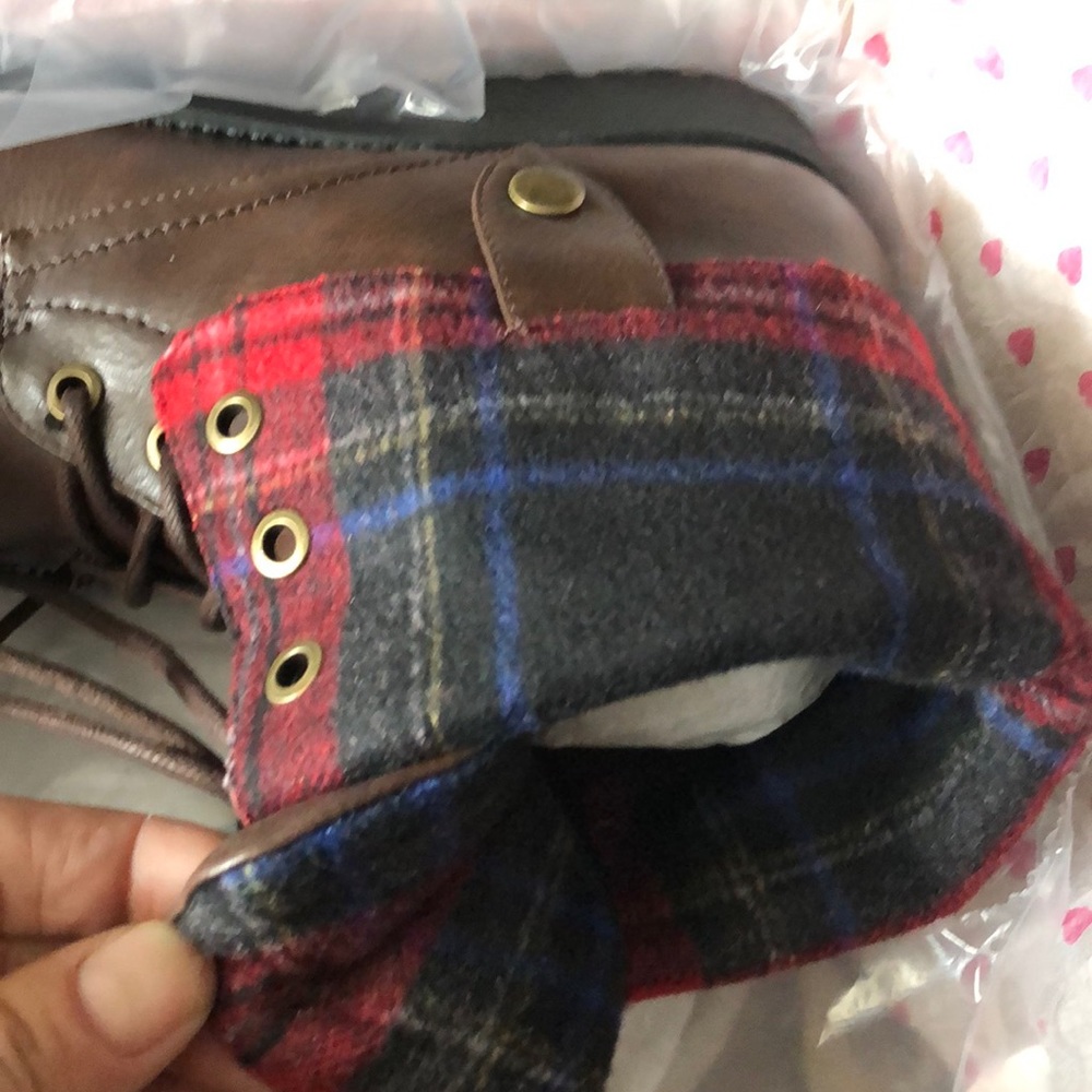 Penny loves Kenny Devon lace up brown plaid boots - Picture 5 of 8
